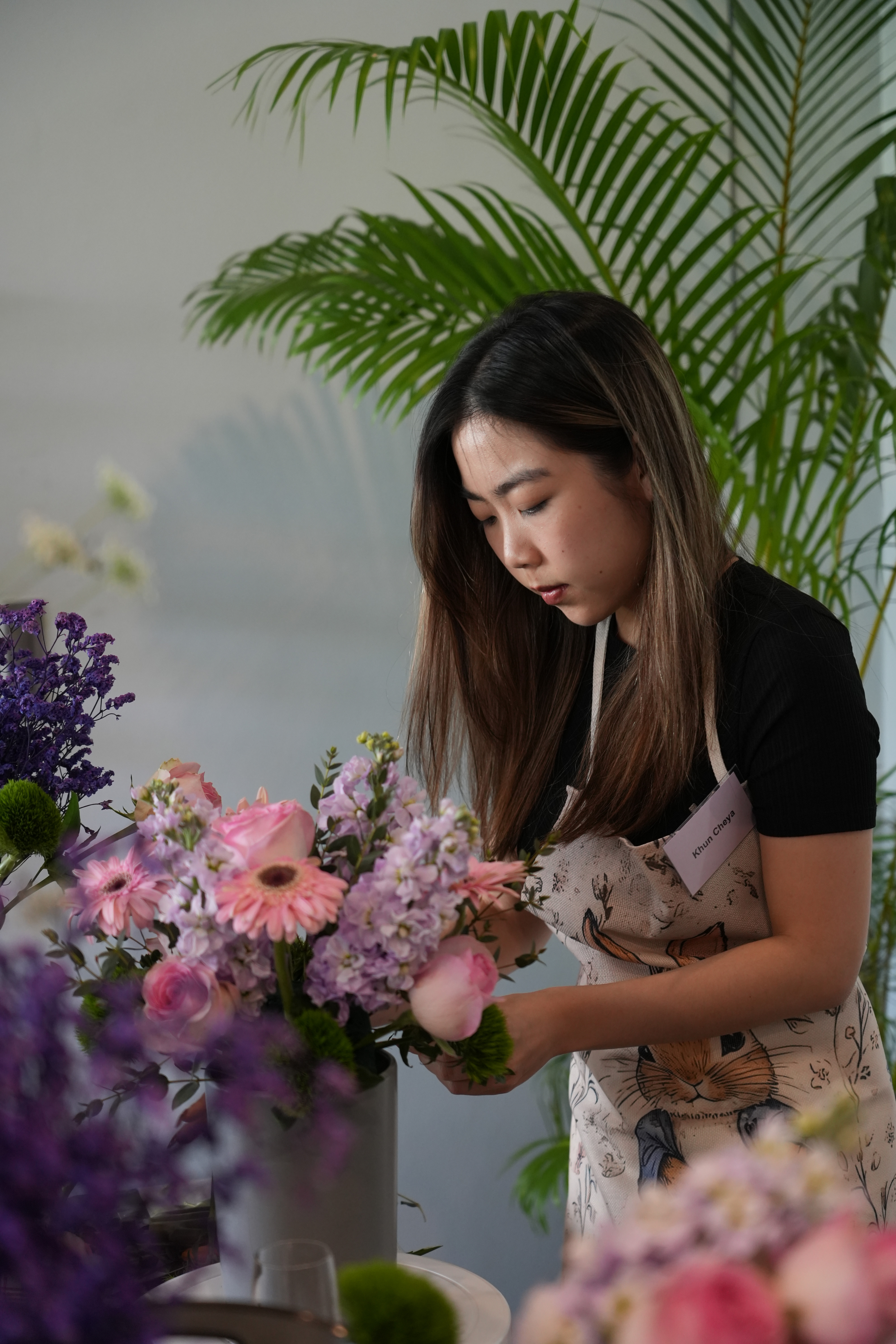 ผู้เข้าร่วม Workshop กับผลงานดอกไม้